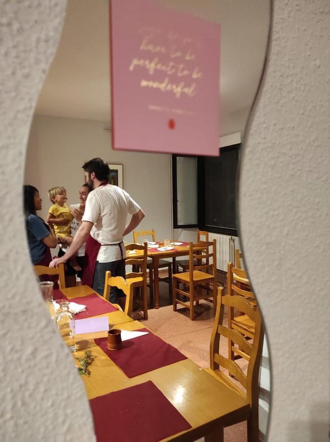Taberna Albergue Municipal De Ахес Экстерьер фото