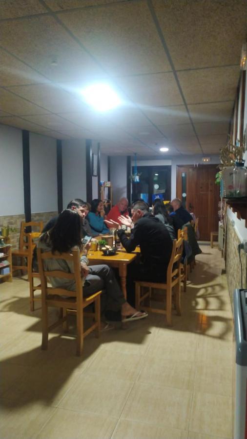 Taberna Albergue Municipal De Ахес Экстерьер фото